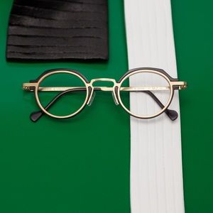 Anne Valentin Minimalist Designer Glasses M2 H35